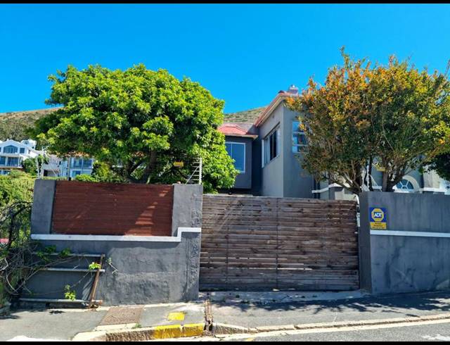 4 BEDROOM HOUSE FOR SALE IN GREEN POINT
